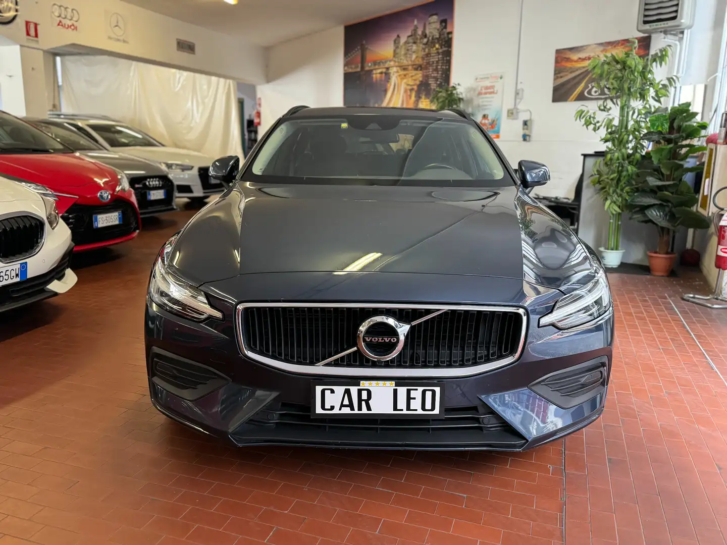 Volvo V60 V60 2.0 b4 Momentum Business Pro auto Blu/Azzurro - 1