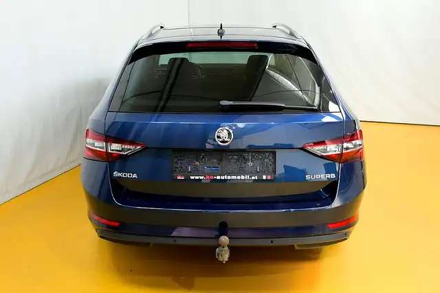 Skoda Superb view 23