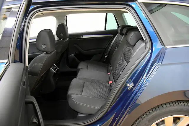 Skoda Superb view 22