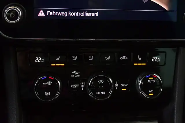 Skoda Superb view 5