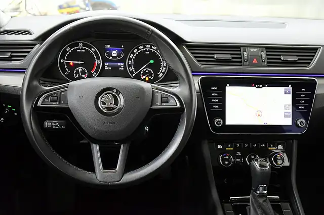 Skoda Superb view 16