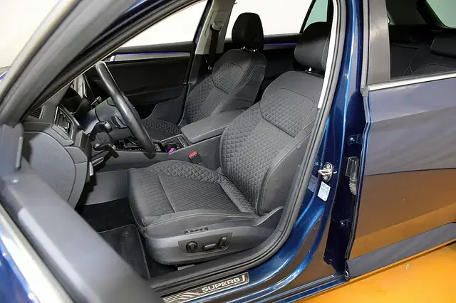 Skoda Superb view 12