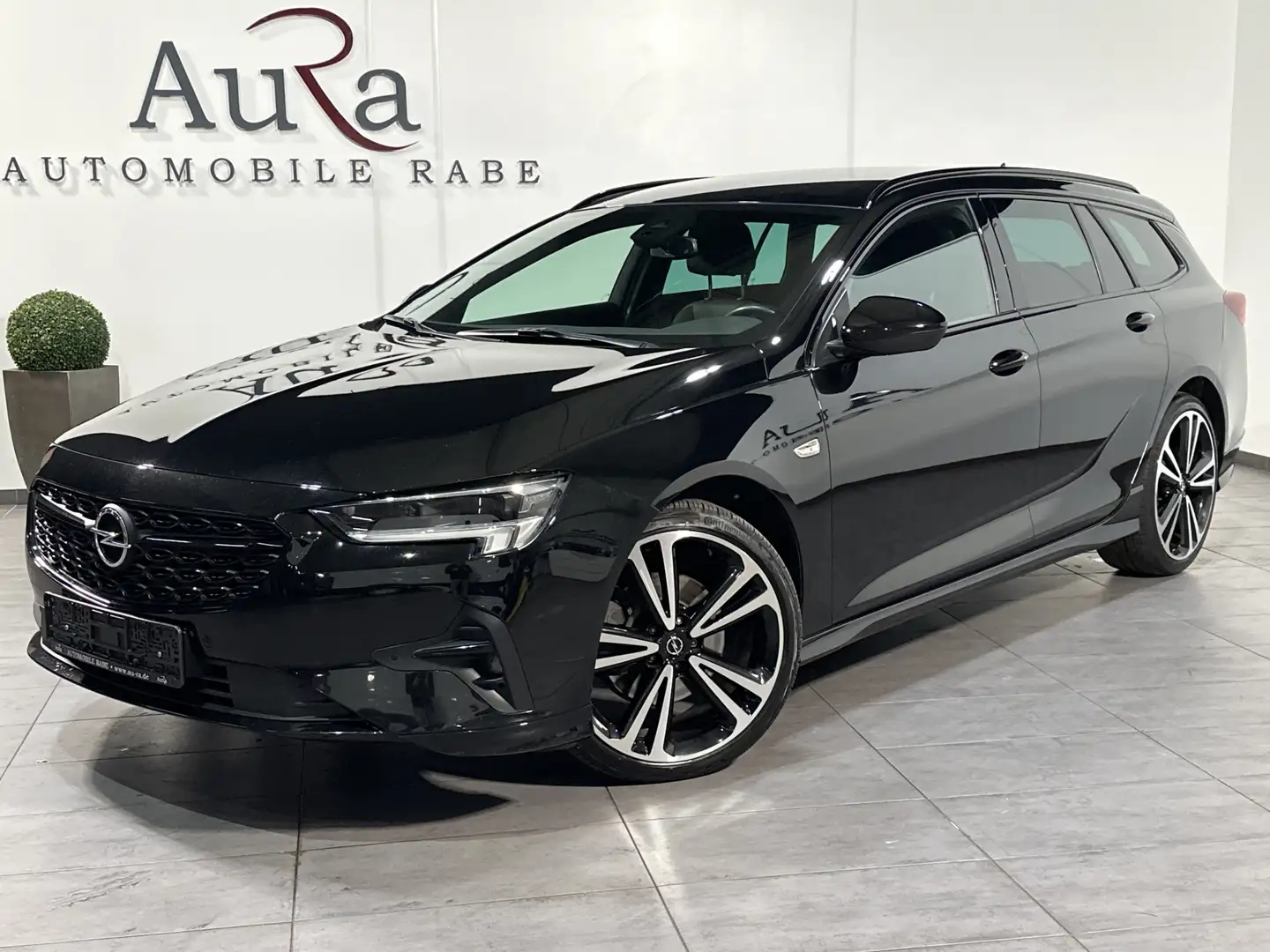 Opel Insignia SpT 2.0 D Ultimate OPC NAV+LED+AHK+1HD Noir - 1