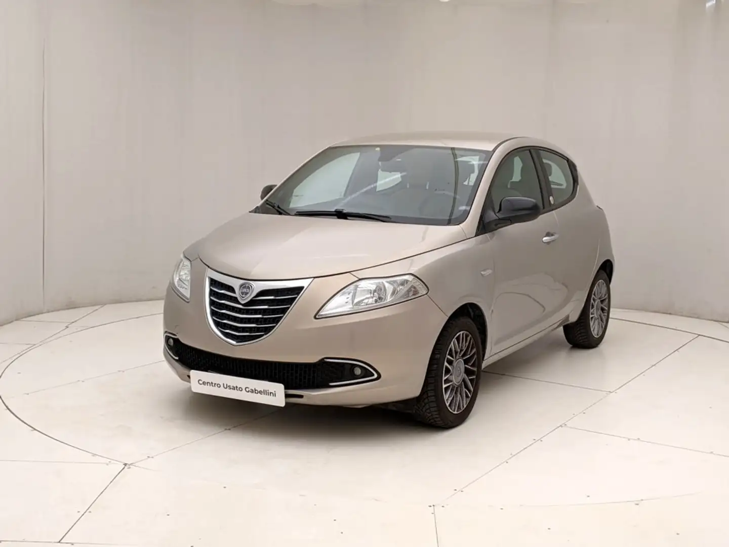 Lancia Ypsilon 1.2 69 CV 5 porte GPL Ecochic Gold Bianco - 1