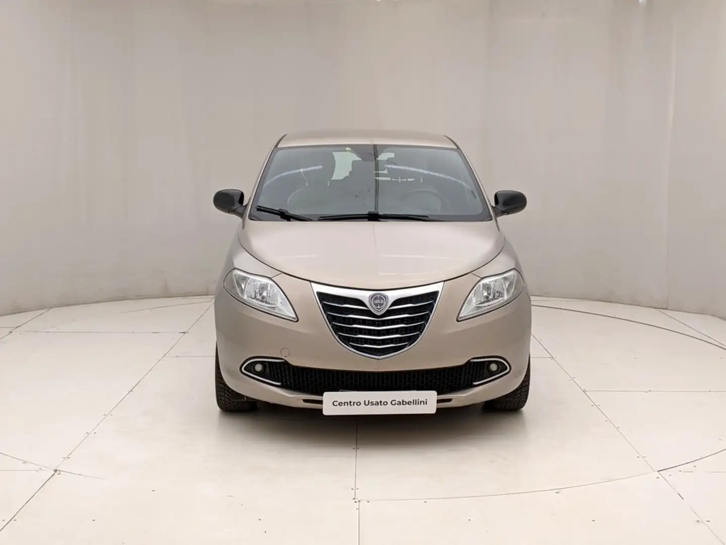 Lancia Ypsilon 1.2 69 CV 5 porte GPL Ecochic Gold Bianco - 2