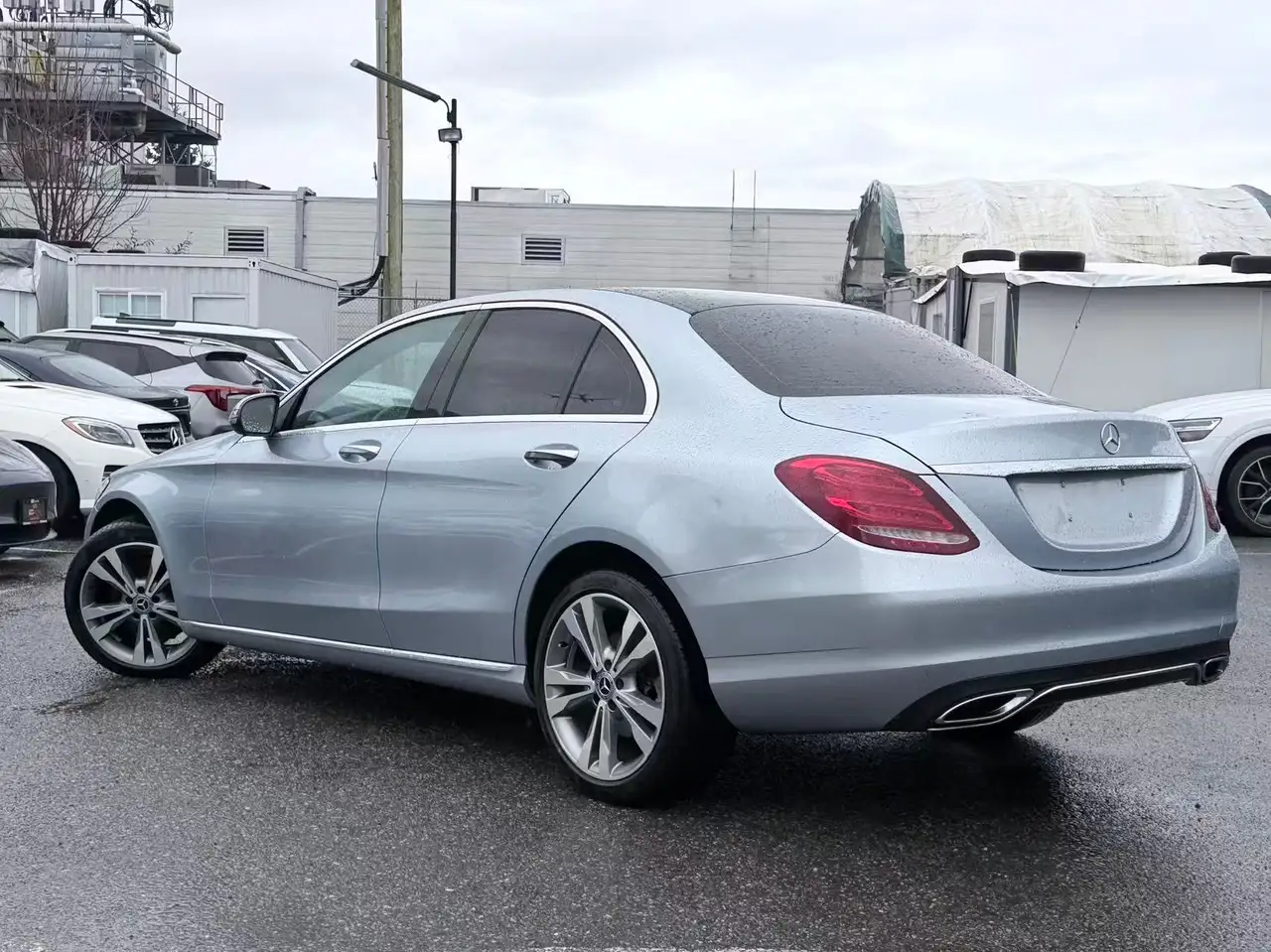 Mercedes-Benz C-Class снимка Mercedes-Benz C-Class