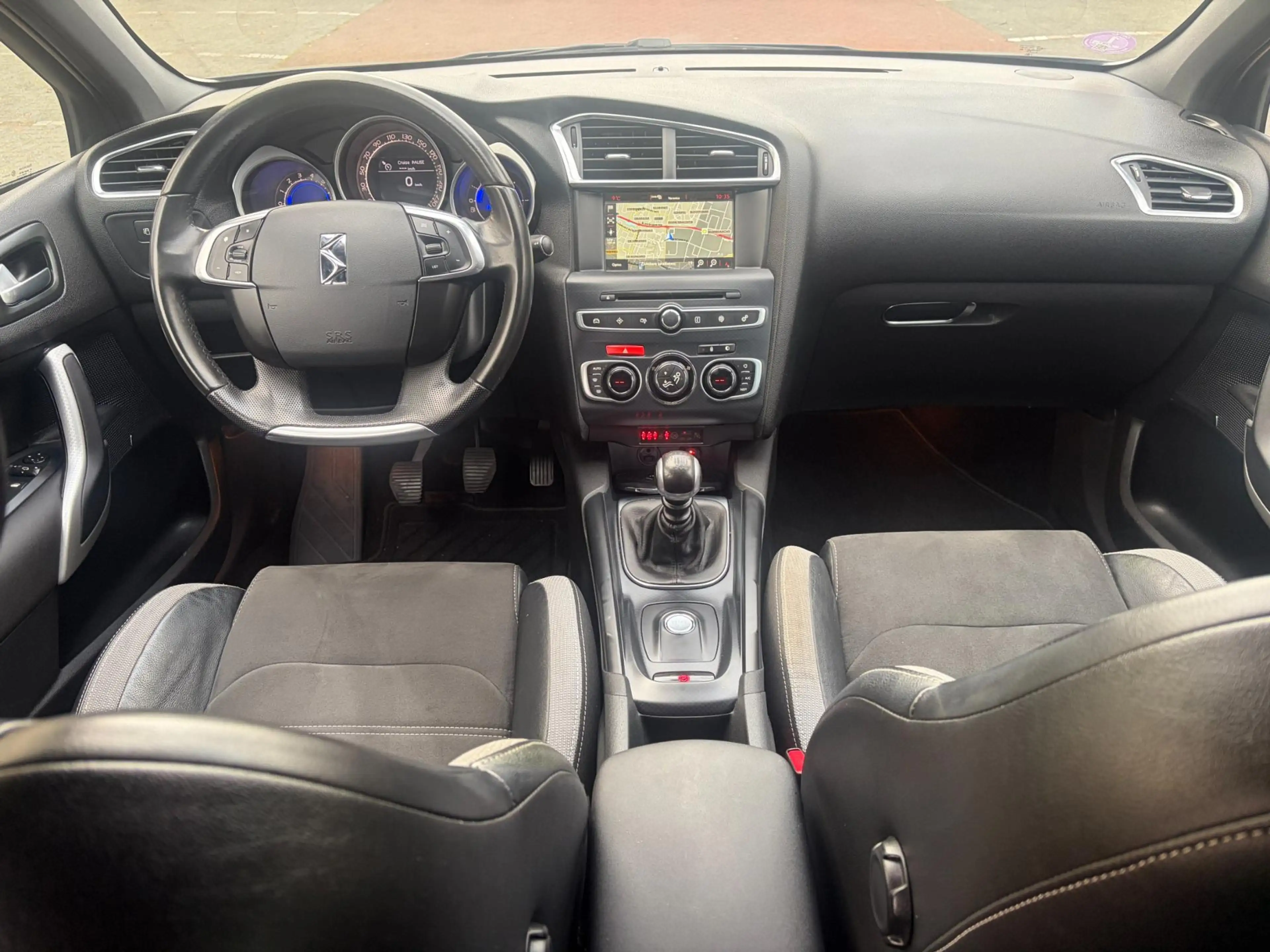 DS Automobiles DS 4 Crossback 1.2 PureTech Business / Navi / Trekhaak / LED — photo 10