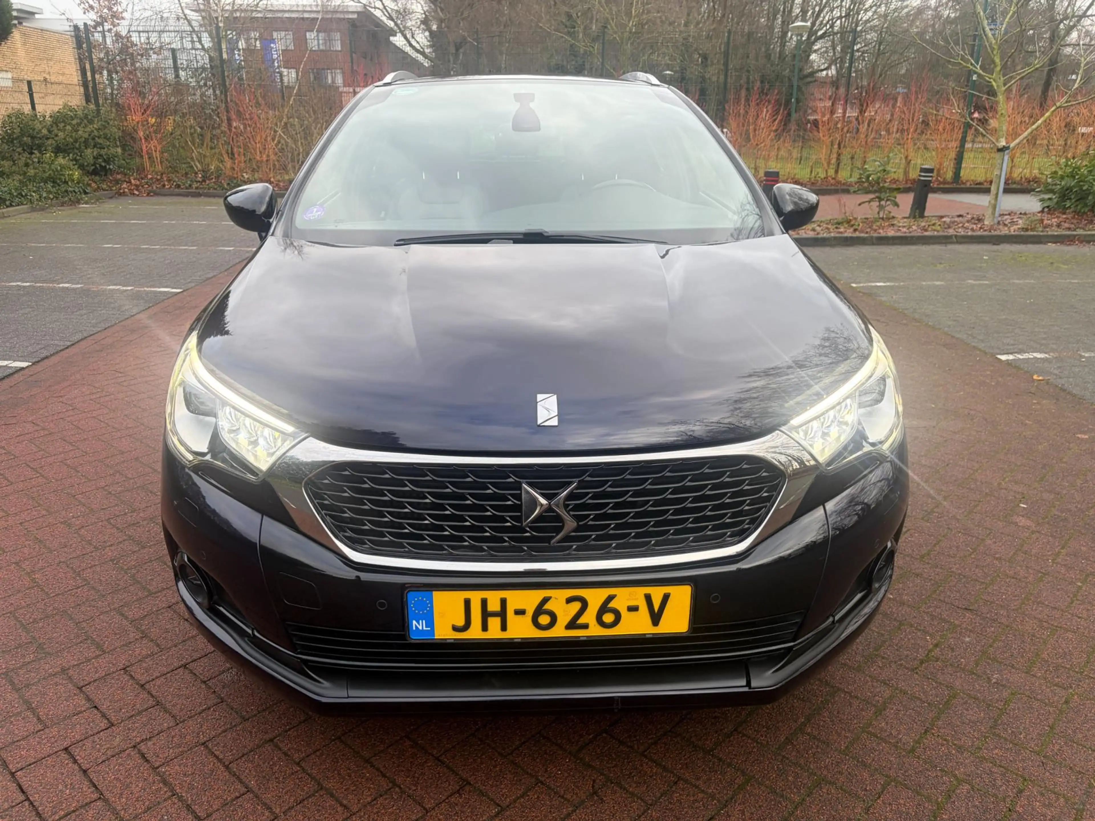 DS Automobiles DS 4 Crossback 1.2 PureTech Business / Navi / Trekhaak / LED — photo 2