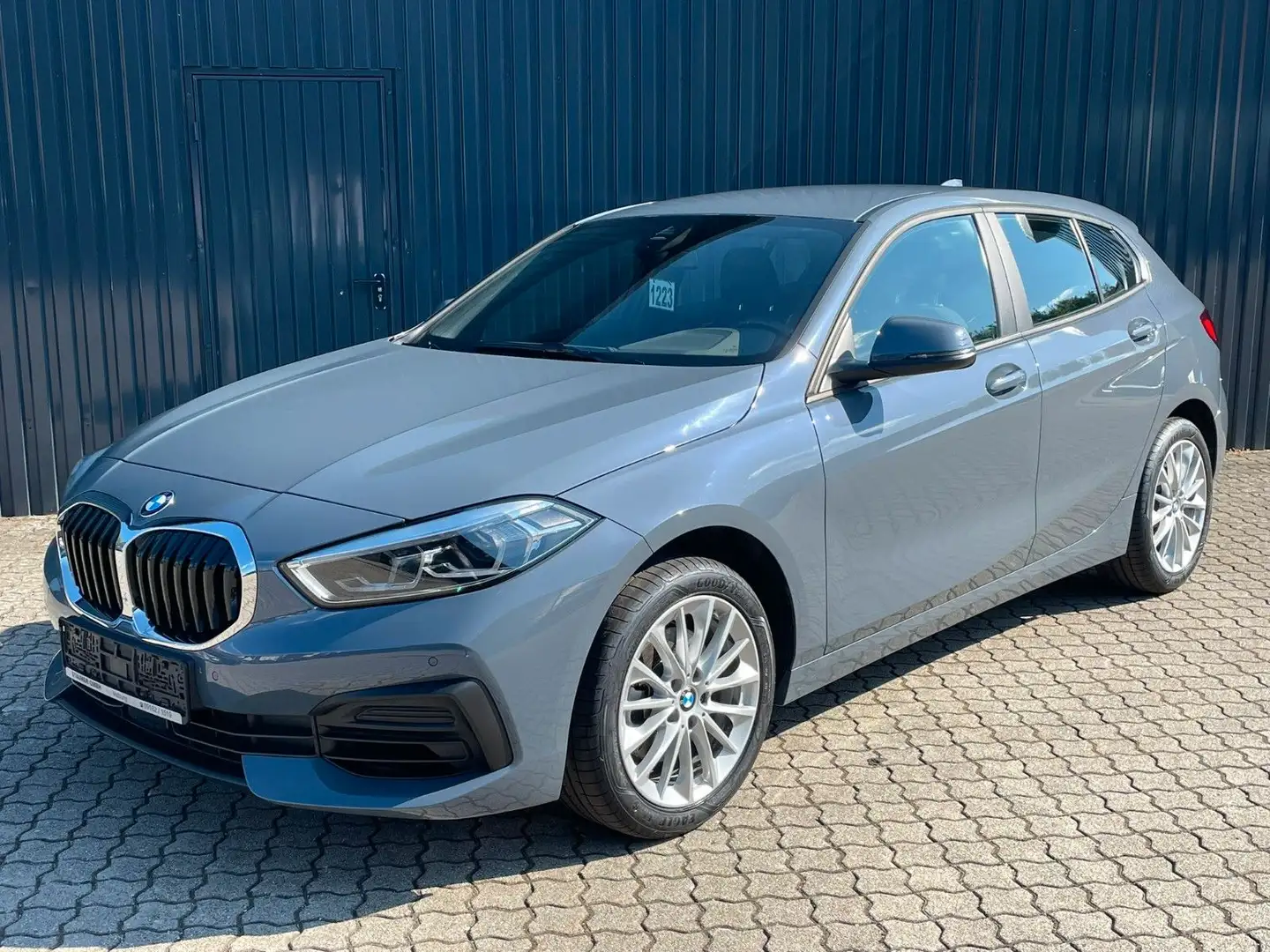 BMW 116 i 5-Türer/ 17"LM-Rad/ Lenkradheiz/LED/Sitzh. Gris - 2