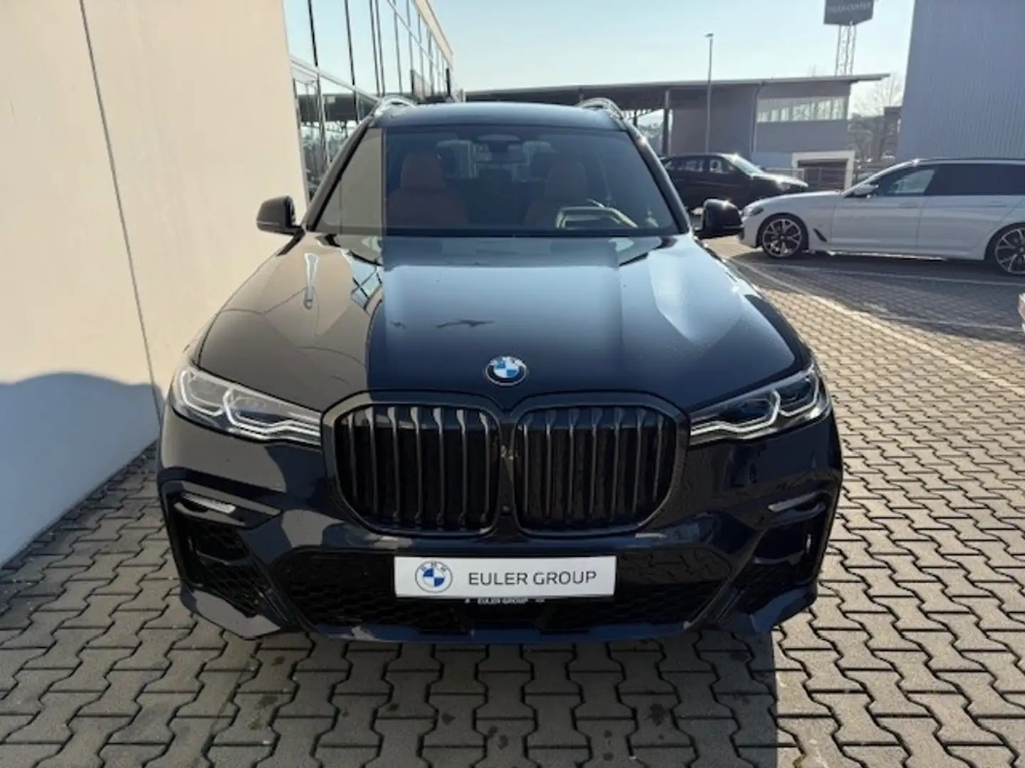 BMW X7 xDrive 40dA M-Sport AHK PANO Parkass+ SHZ v+h Schwarz - 2