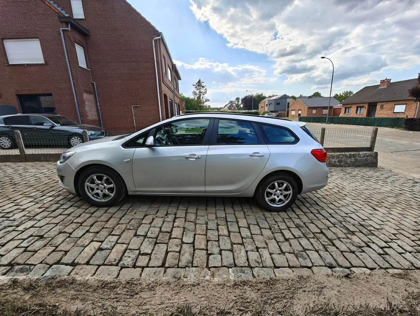 Opel Astra Astra 1.7 CDTI DPF Sports Tourer Active Zilver - 2