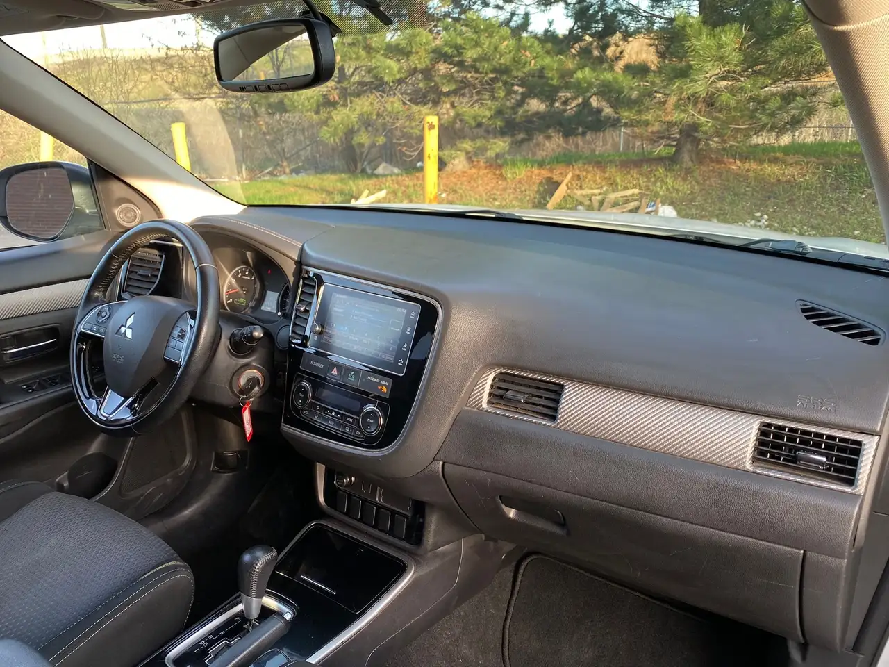 Mitsubishi Outlander снимка Mitsubishi Outlander