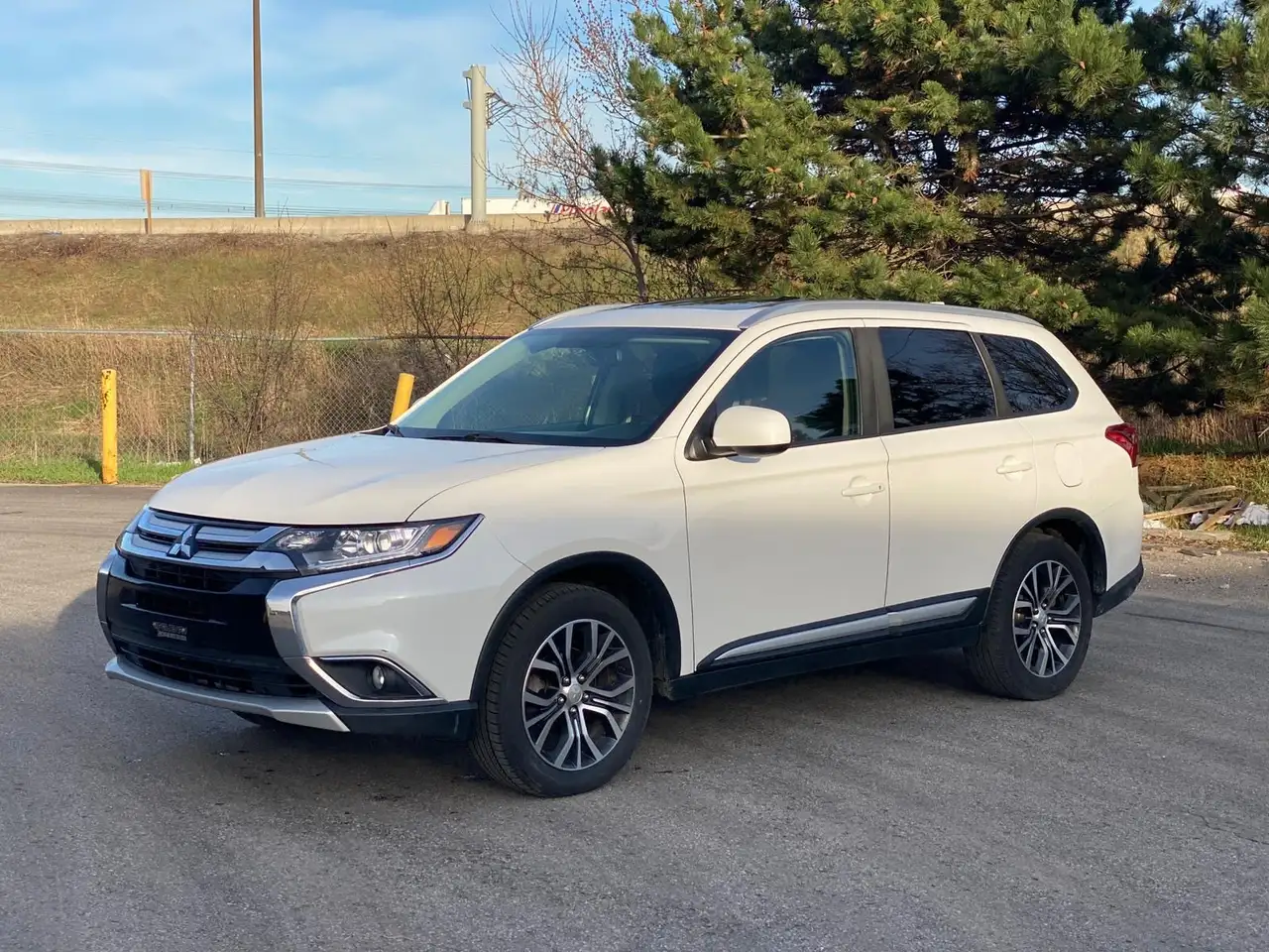 Mitsubishi Outlander снимка Mitsubishi Outlander