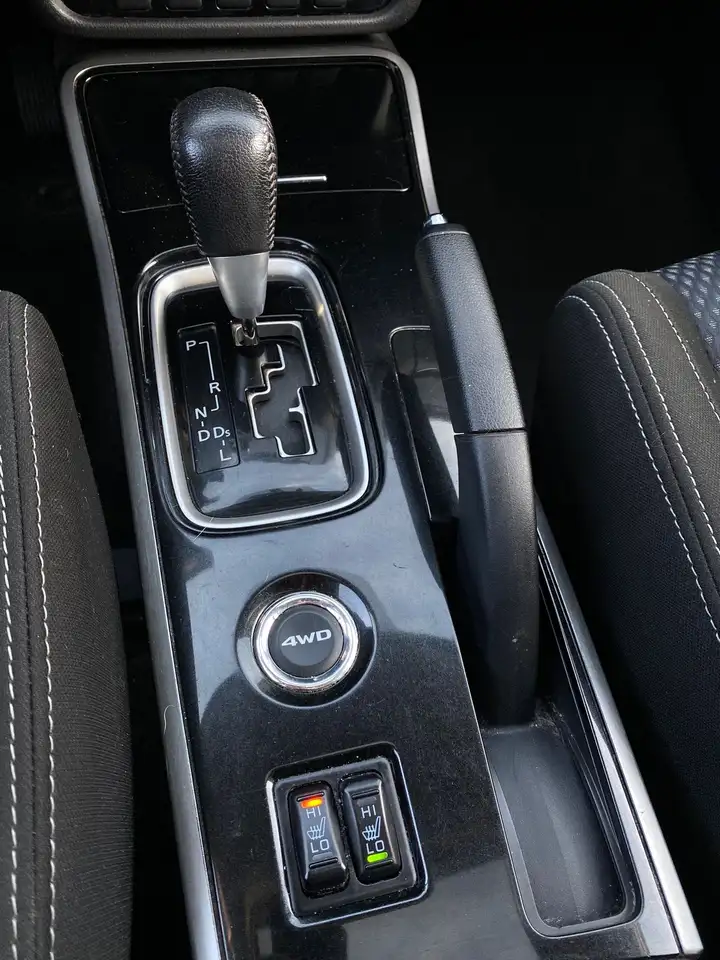 Mitsubishi Outlander снимка Mitsubishi Outlander