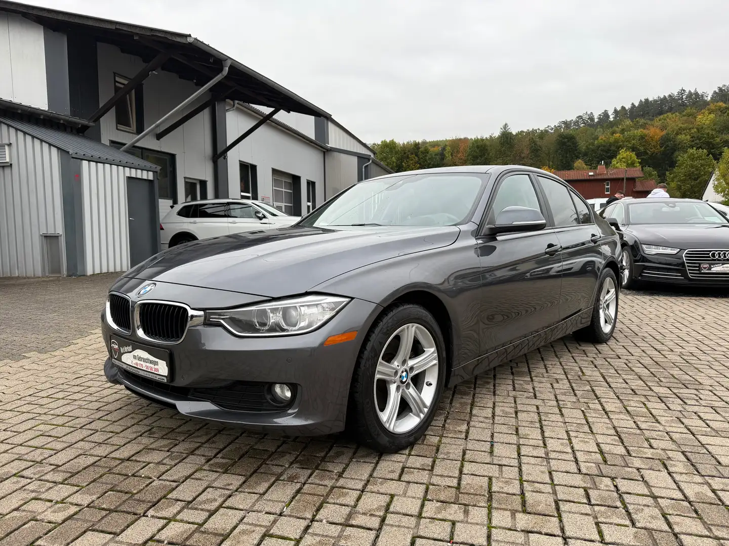 BMW 320 d F30 Limousine ERST: 98.000 KM TOP FAHRZEUG Grau - 2
