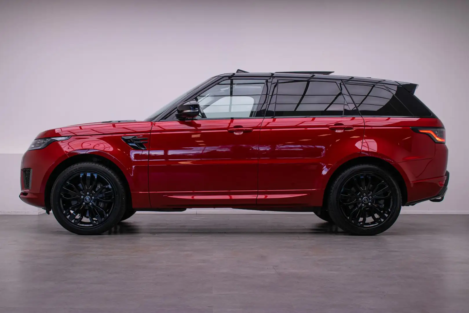 Land Rover Range Rover Sport 2.0 P400e HSE Dynamic | Pano| Luchtvering| Camera Red - 2