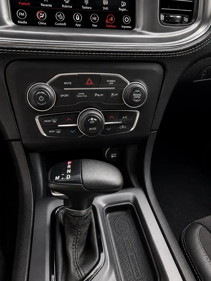 Dodge Charger 2023 — фото 15