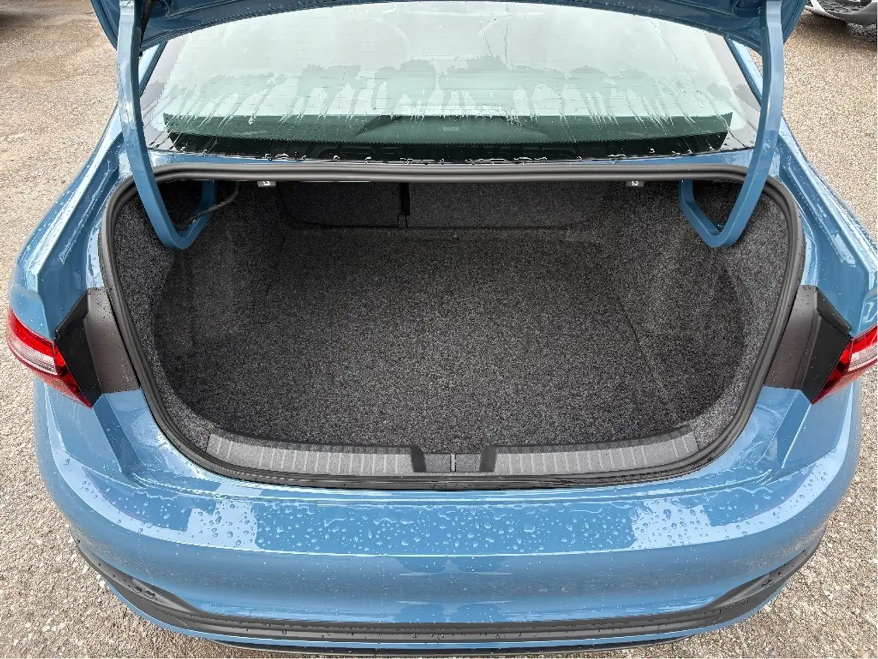 Volkswagen Jetta снимка Volkswagen Jetta