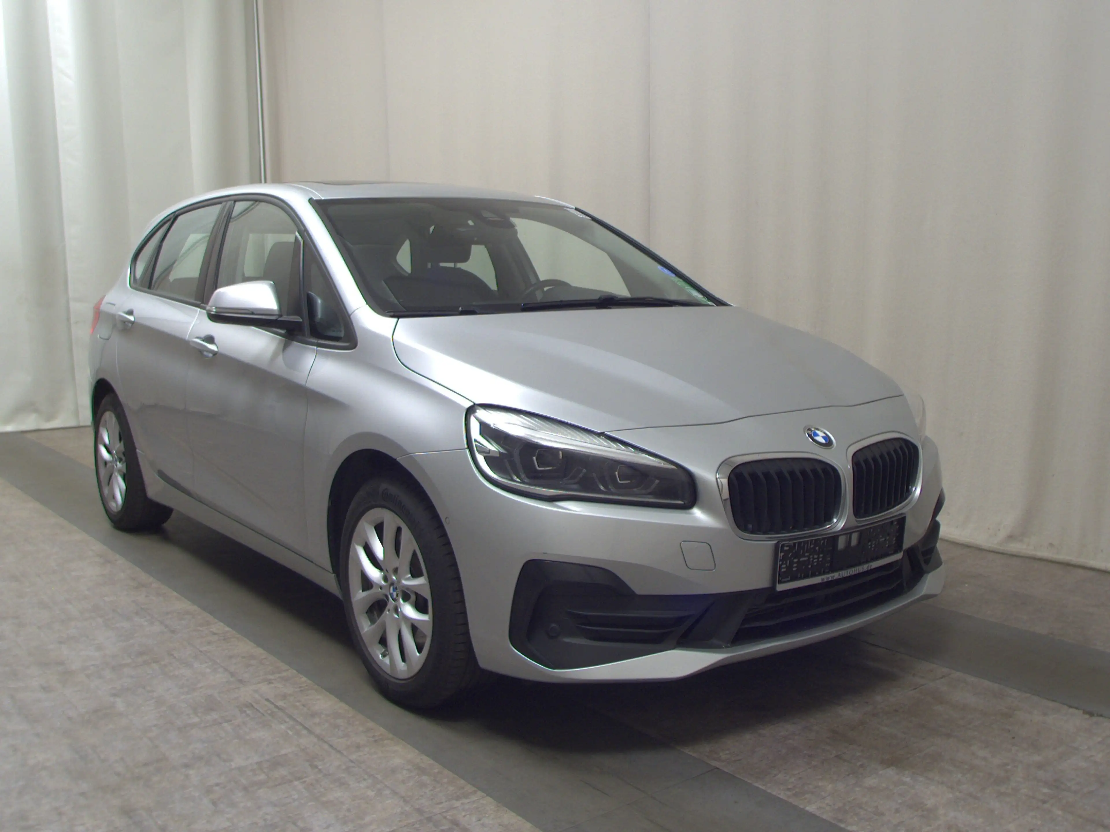 BMW 225 Active Tourer Advantage Navi LED Pano Shz — photo 3