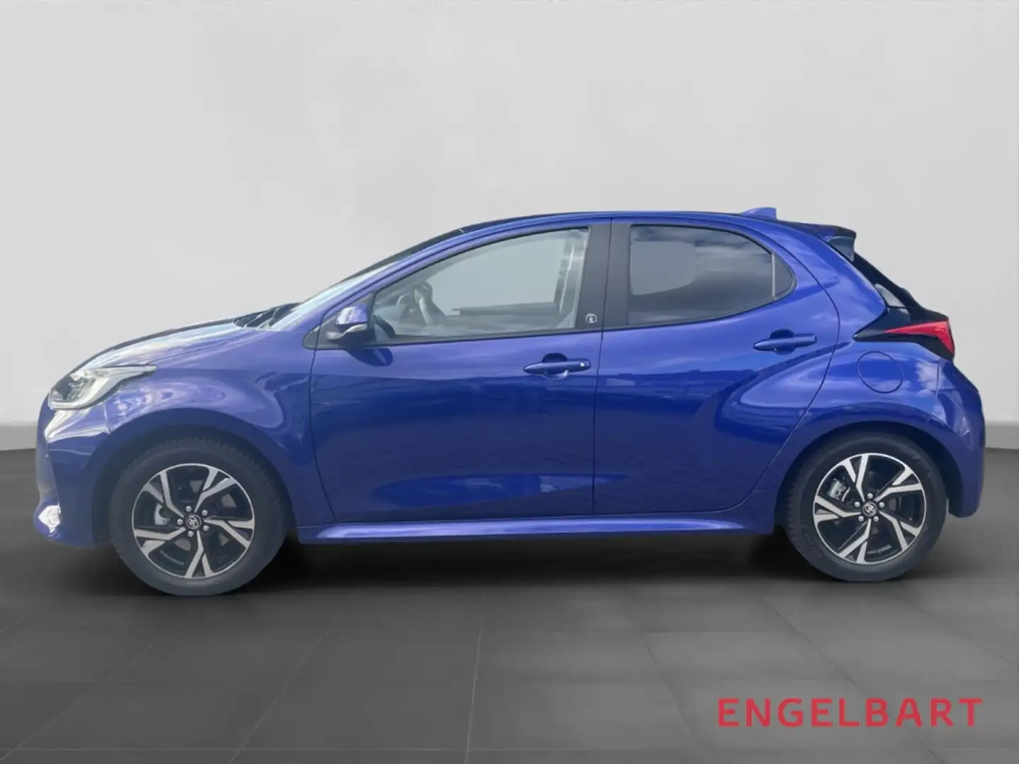 Toyota Yaris 1.5 Hybrid Team D Safety Paket Allwetterreifen Blau - 2