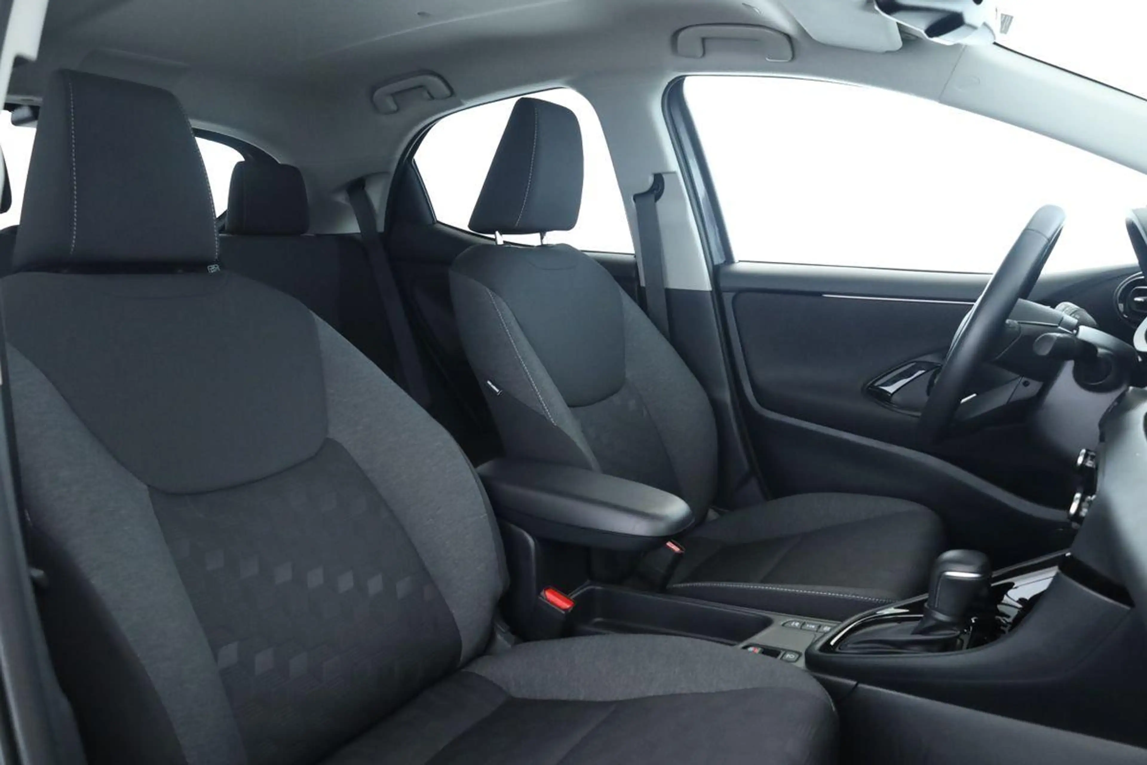 Toyota Yaris Hybrid 116 Teamplayer LED App SHZ Key Kam — photo 13