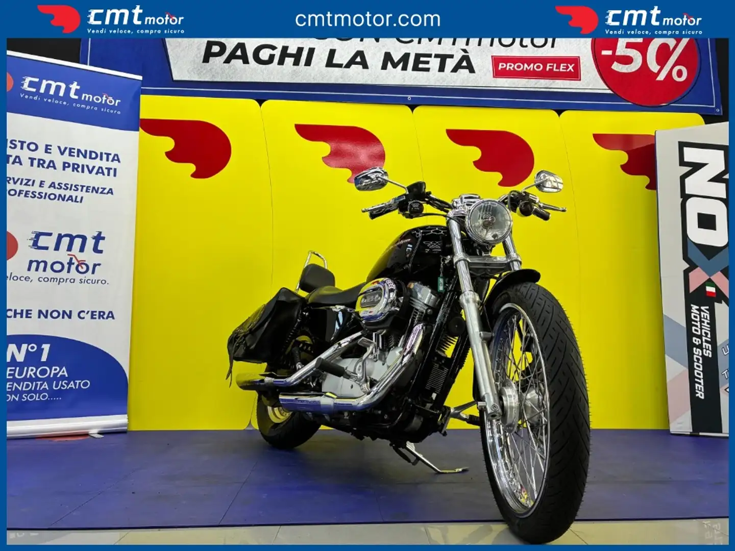 Harley-Davidson Sportster 883 Custom - 2