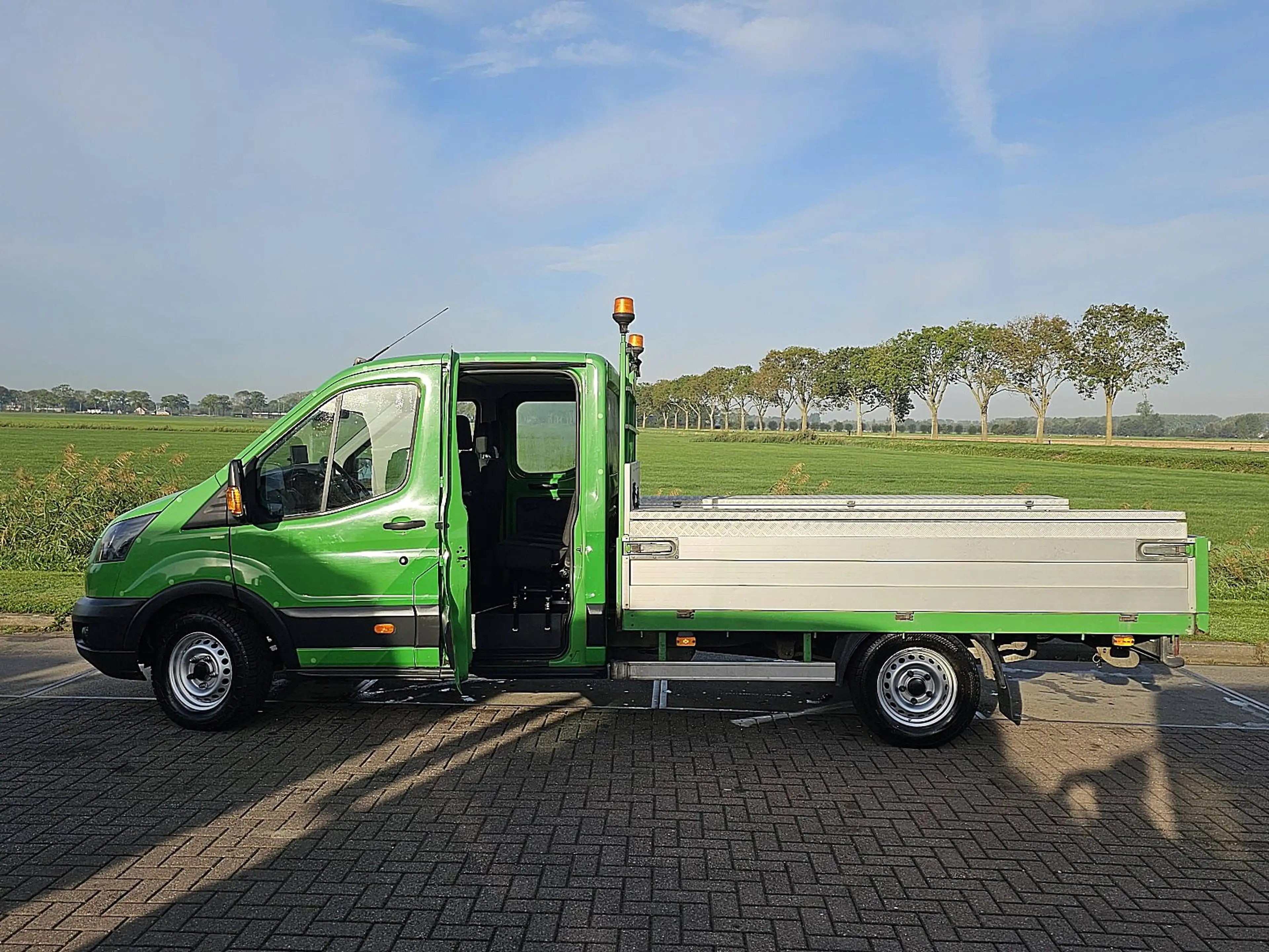 Ford Transit 2.0 TDCI 130 DC L4 AMB. — photo 17