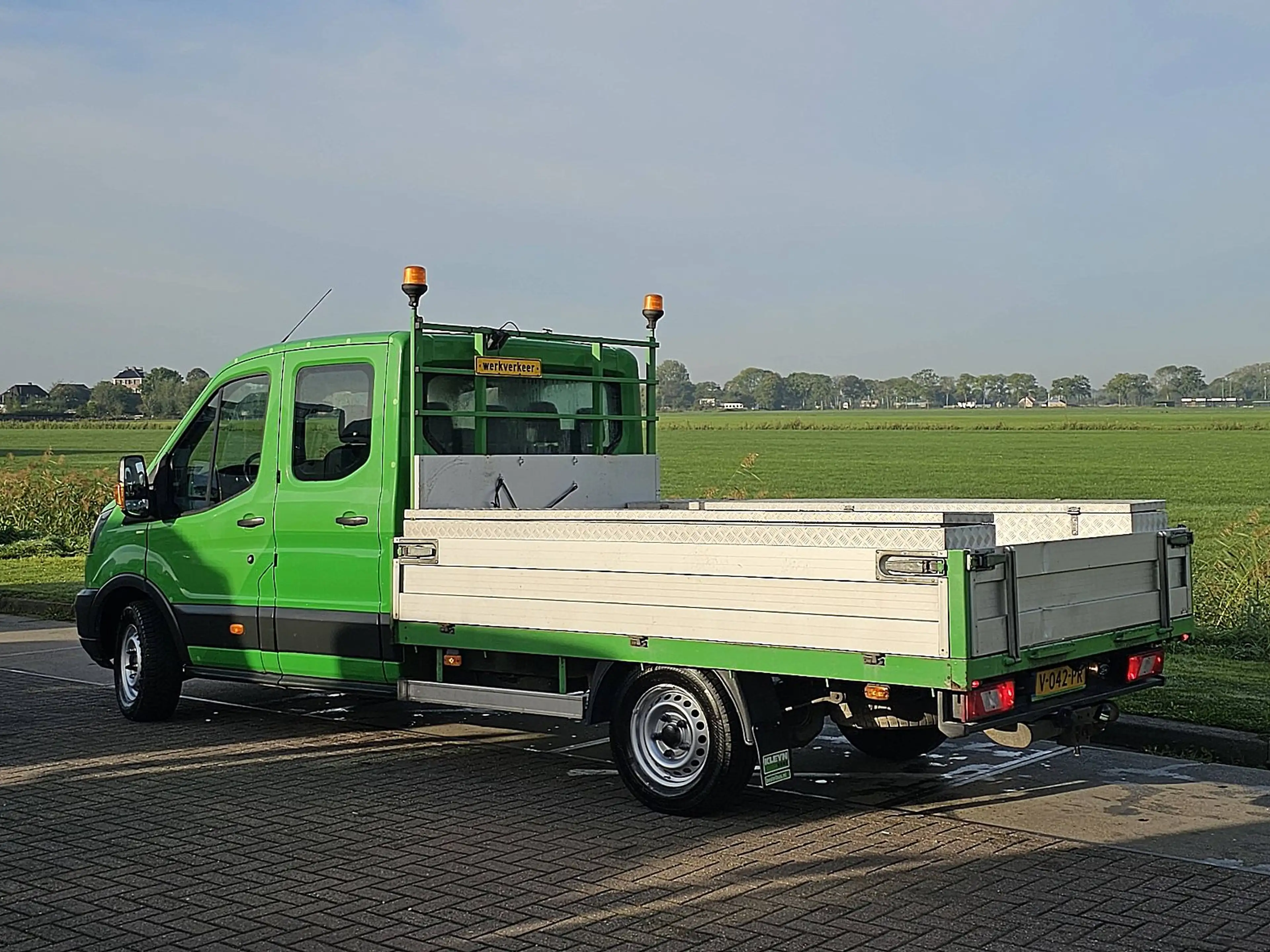 Ford Transit 2.0 TDCI 130 DC L4 AMB. — photo 6