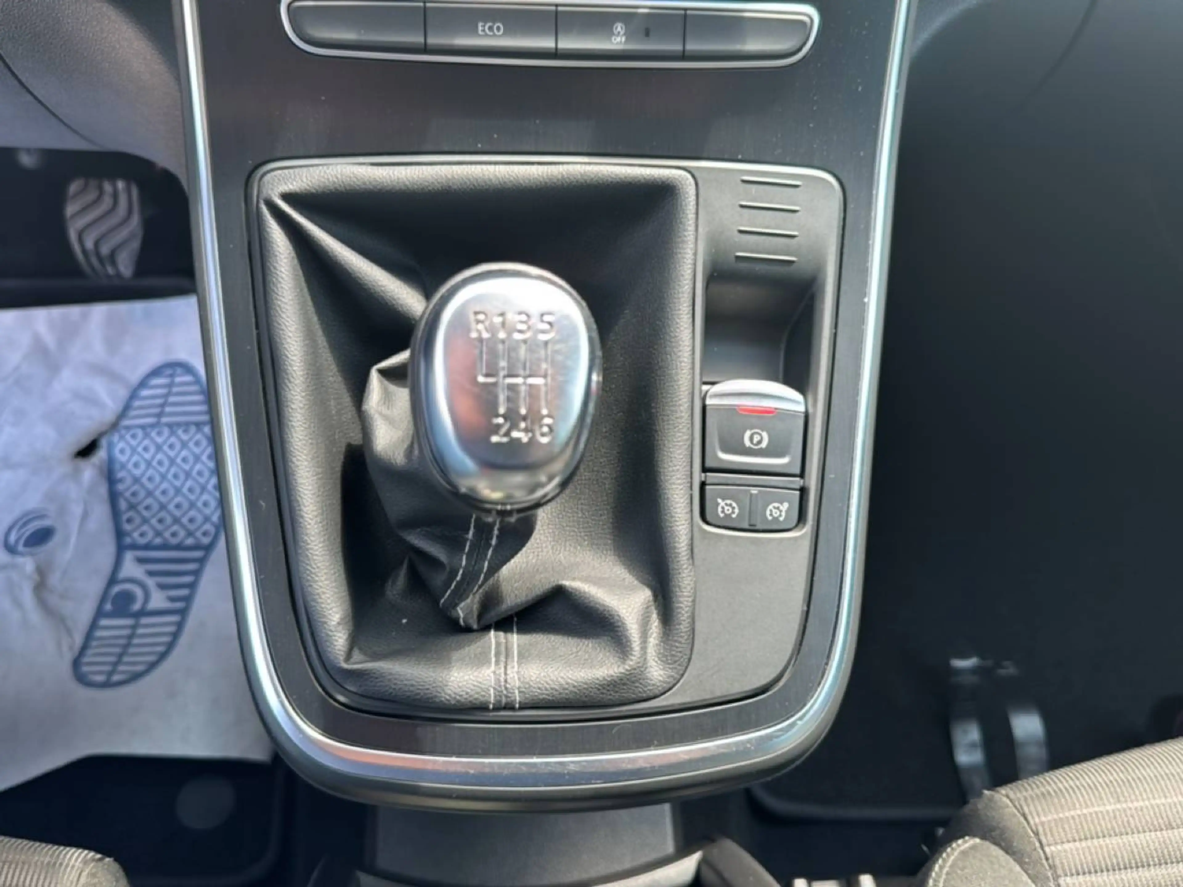 Renault Grand Scenic Grand Scénic 1.33 TCe Equilibre GPF — photo 13