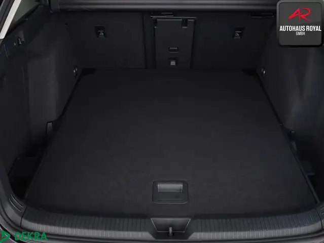 Volkswagen Golf view 13