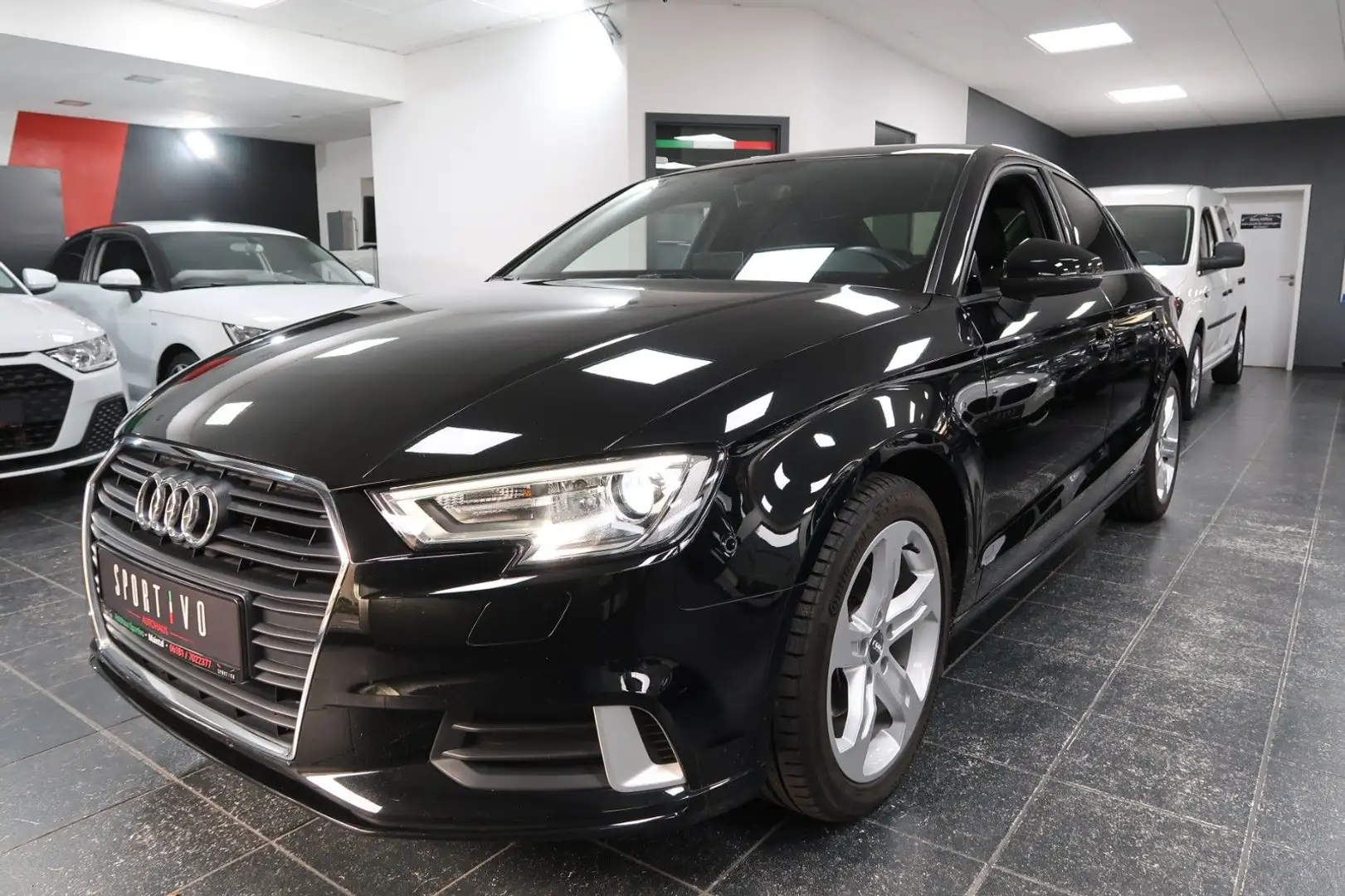 Audi A3 Limousine Sport 1.5TFSI*Bi-Xenon*Navi*Tepomat Noir - 1