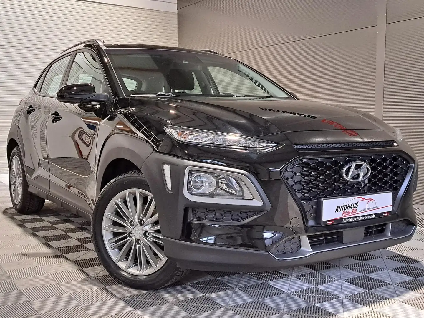 Hyundai KONA 1.0 TGDI Trend°Spur°RFK°DAB°AHK°Shzg°Klima Noir - 1