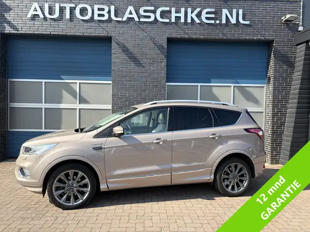 Ford Kuga 1.5 EcoBoost Vignale, pano, trekhaak,leder