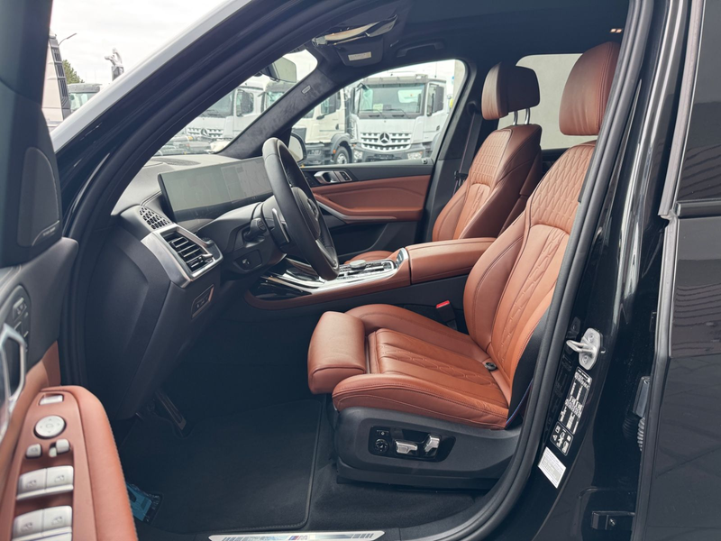 BMW X7 xDrive40d/MPaket/23"/PanoSky/Soft/Integral — photo 8