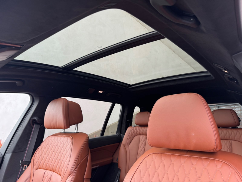 BMW X7 xDrive40d/MPaket/23"/PanoSky/Soft/Integral — photo 13