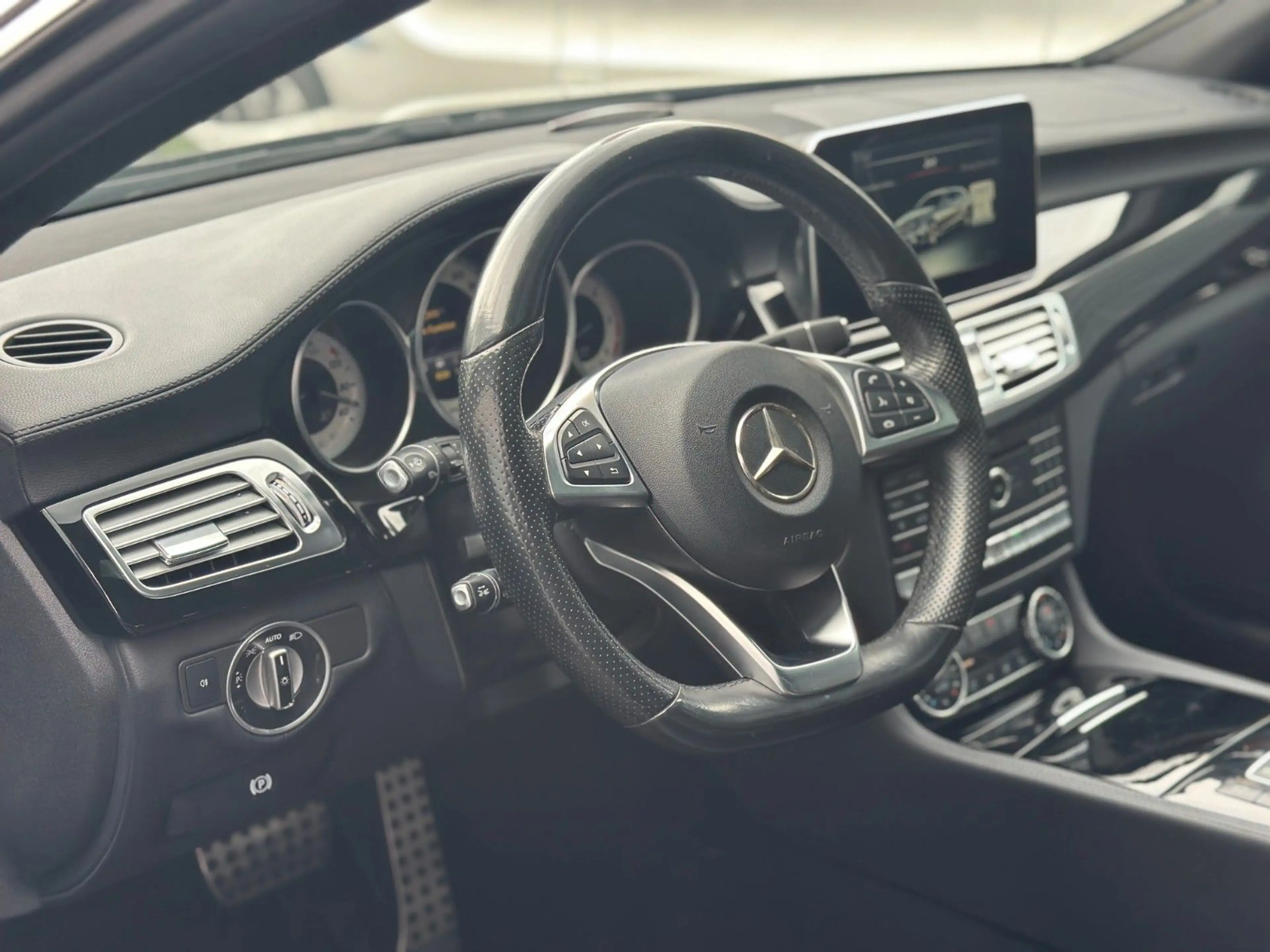 Mercedes-Benz CLS CLS 350d Shooting Brake 4Matic AMG Leder eSD LED — photo 8