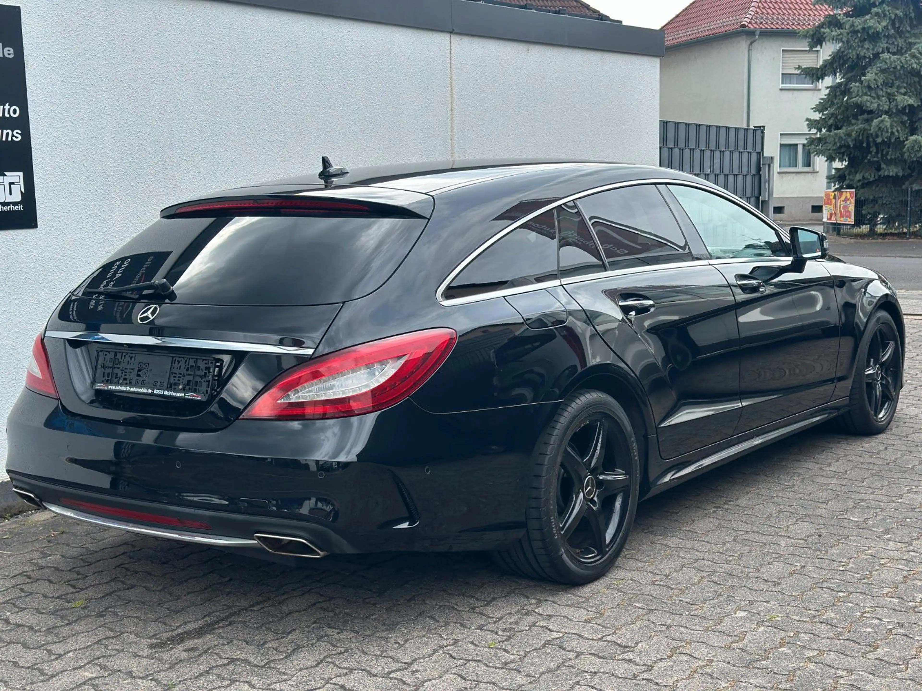 Mercedes-Benz CLS CLS 350d Shooting Brake 4Matic AMG Leder eSD LED — photo 2
