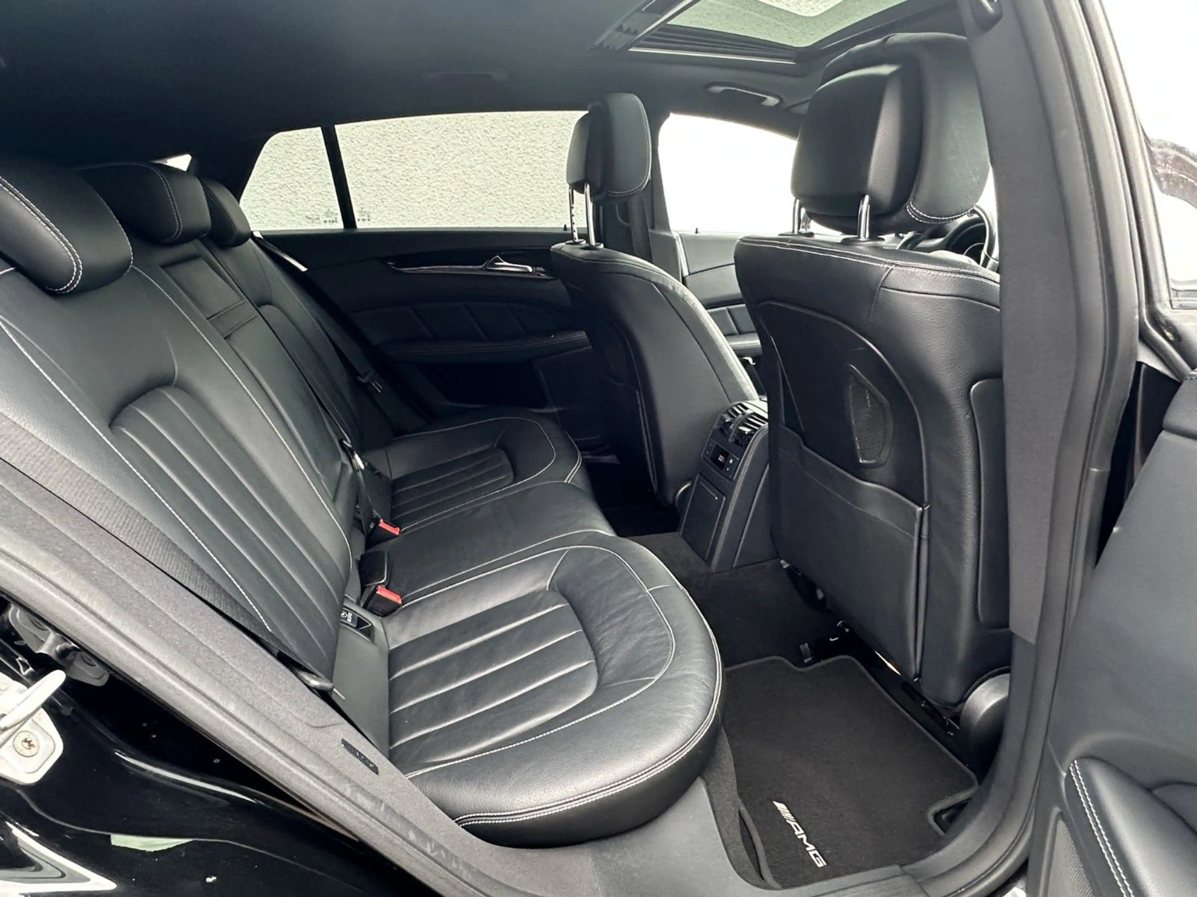 Mercedes-Benz CLS CLS 350d Shooting Brake 4Matic AMG Leder eSD LED — photo 10