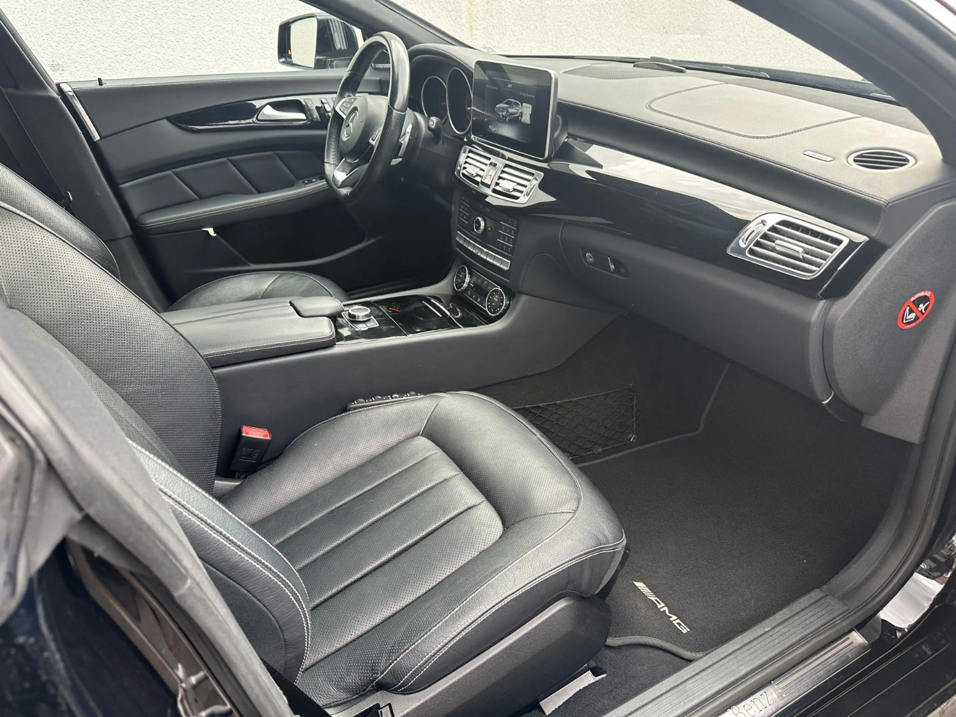 Mercedes-Benz CLS CLS 350d Shooting Brake 4Matic AMG Leder eSD LED — photo 5