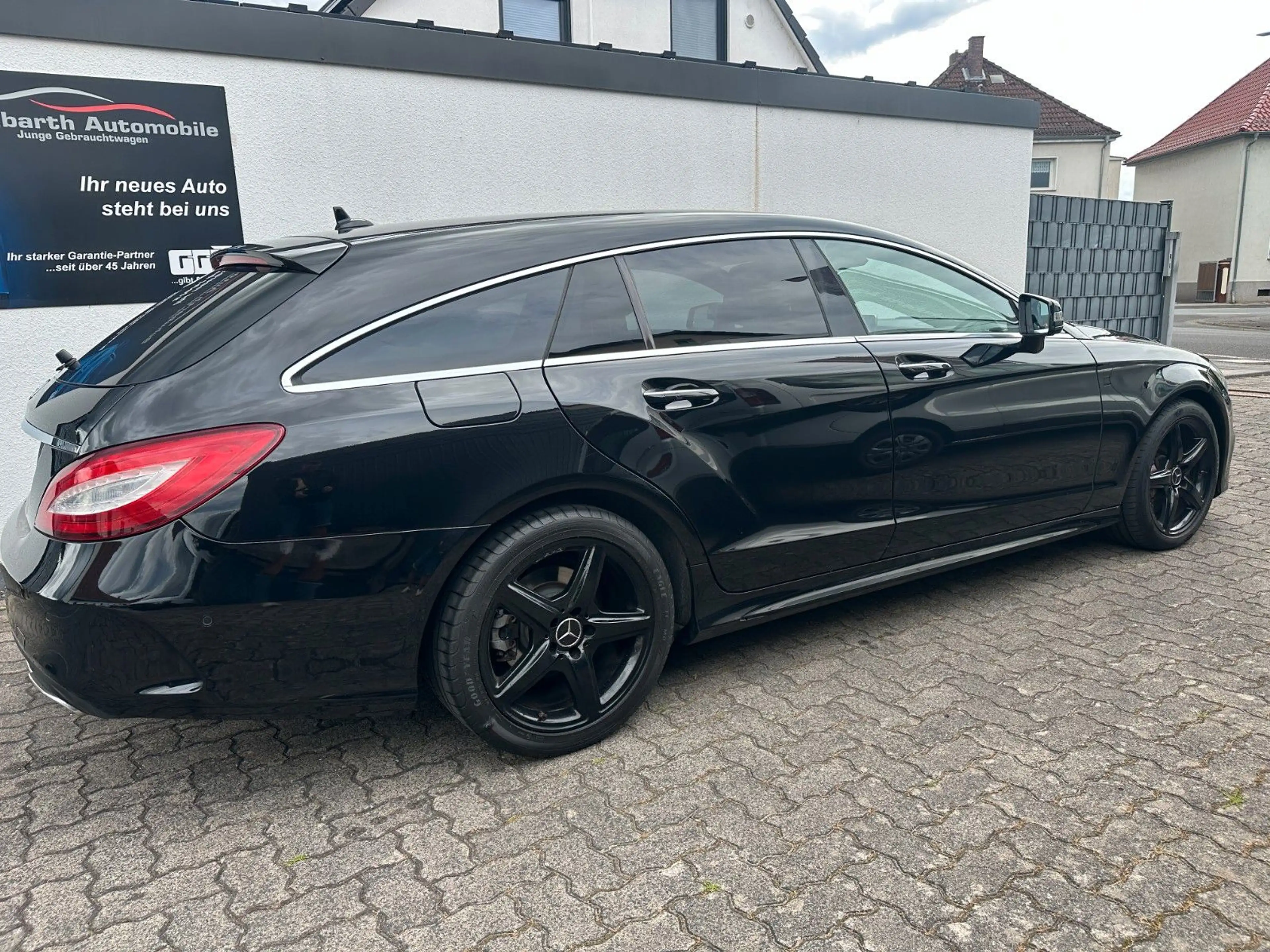 Mercedes-Benz CLS CLS 350d Shooting Brake 4Matic AMG Leder eSD LED — photo 14