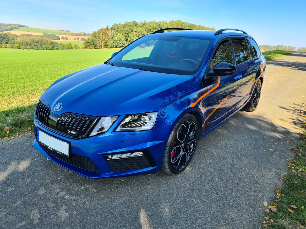 Skoda Octavia Octavia Combi 2.0 TSI DSG RS — photo 1 of 40
