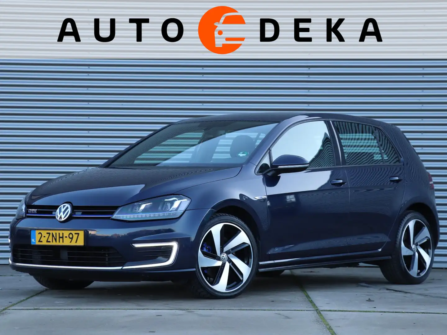Volkswagen Golf GTE 1.4 TSI *Leder*Adaptive Cruise*Trekhaak* Blau - 1