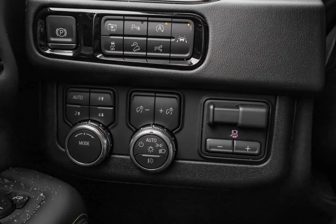 GMC Yukon снимка GMC Yukon