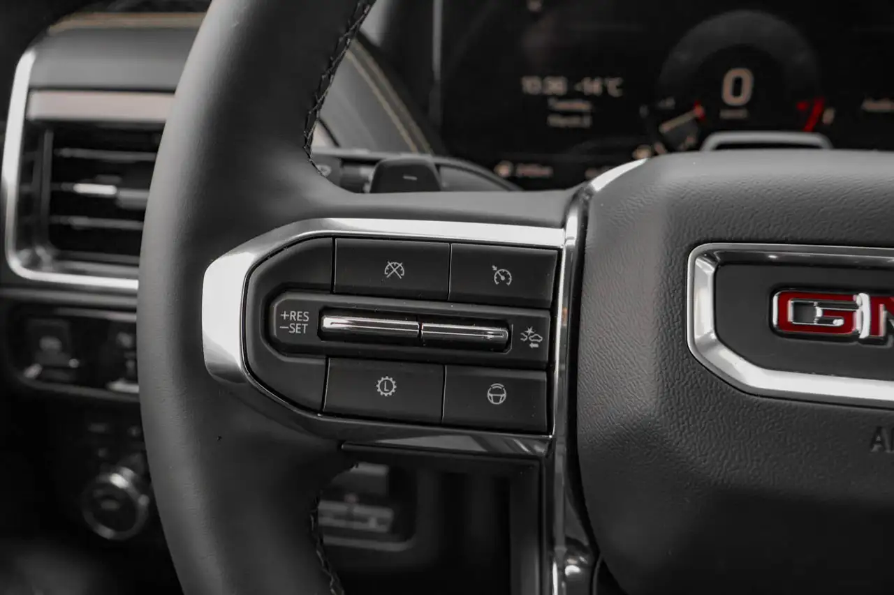 GMC Yukon снимка GMC Yukon