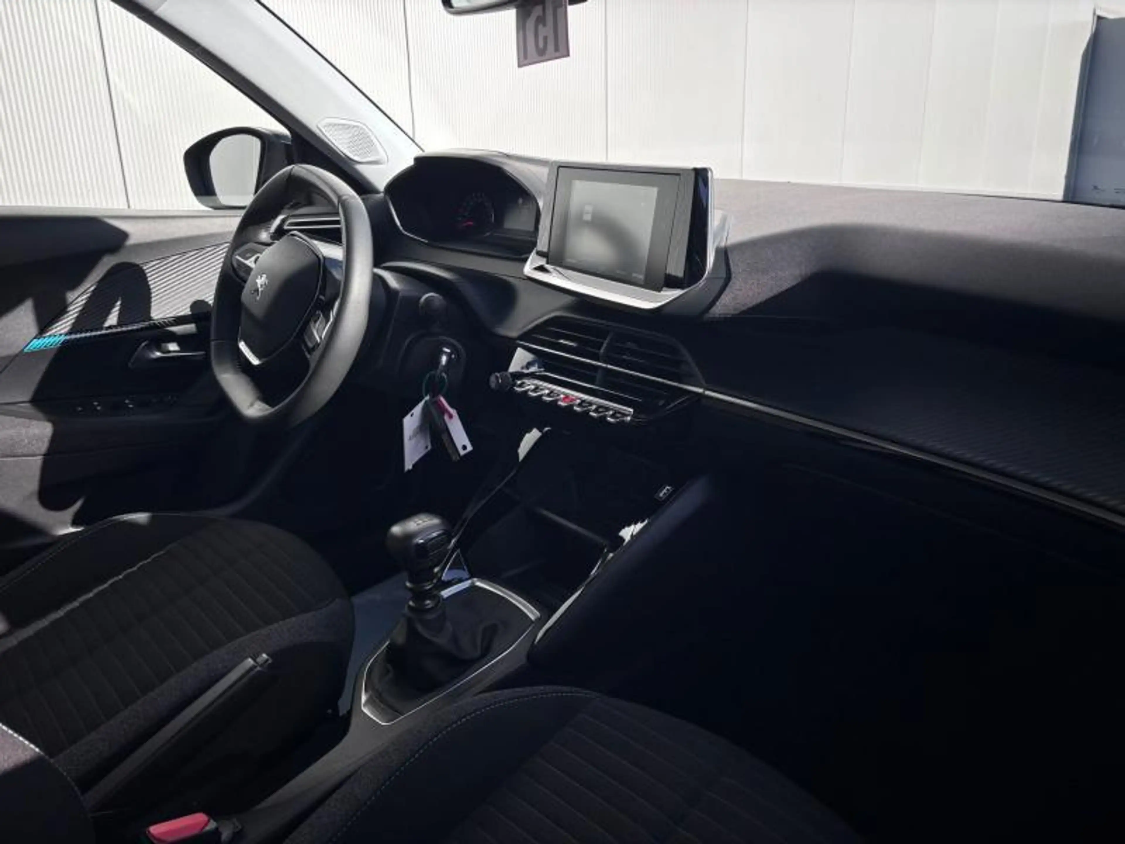 Peugeot 2008 Style 1.2 TURBO 100 — photo 9