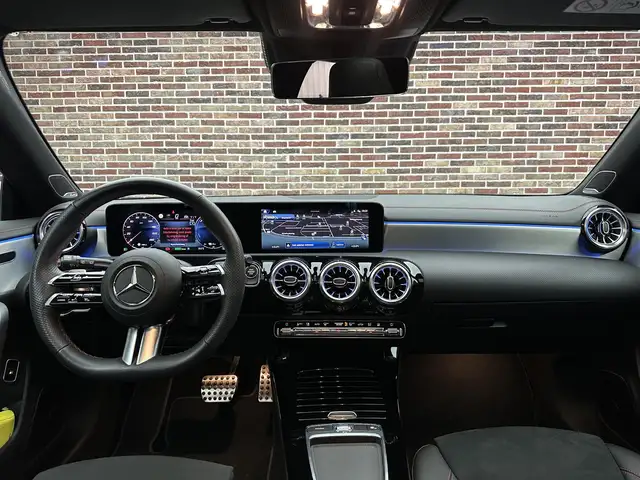 Mercedes-Benz Cla view 11