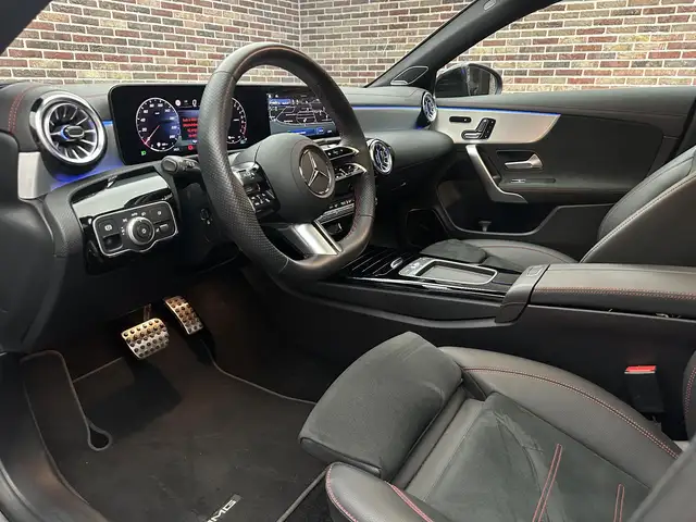 Mercedes-Benz Cla view 3