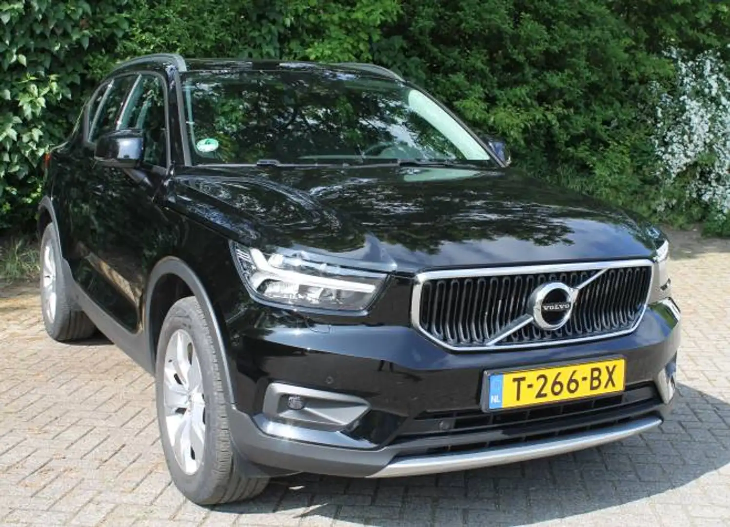 Volvo XC40 B4 197pk Geartronic Mild Hybrid Momentum Pro Noir - 1