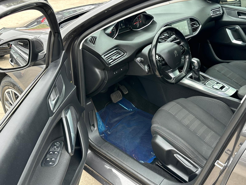Peugeot 308 308 SW 2.0 BlueHDi GT Line — photo 15