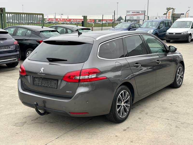 Peugeot 308 308 SW 2.0 BlueHDi GT Line — photo 11